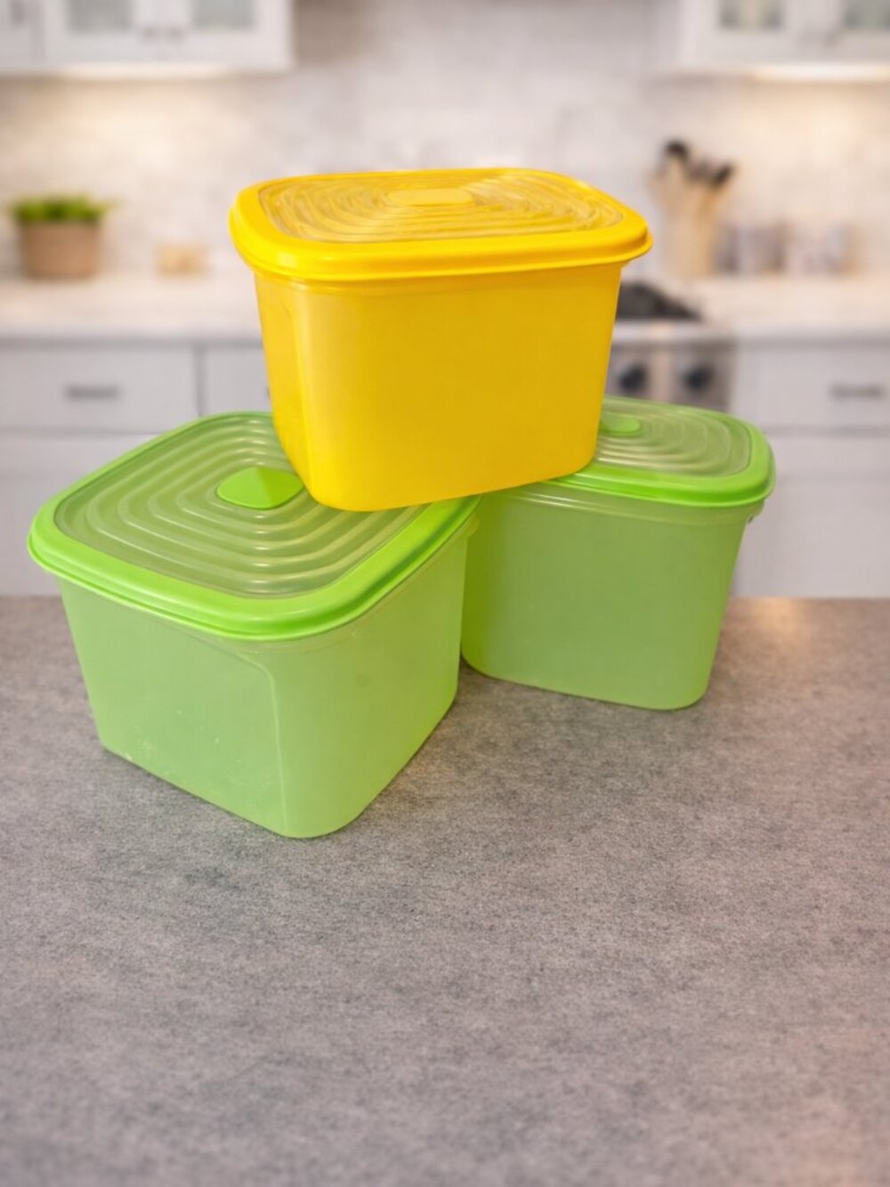 VTG 📌Tupperware 3 CONTAINER With FLEXIBLE EXPANDING LID for Storage